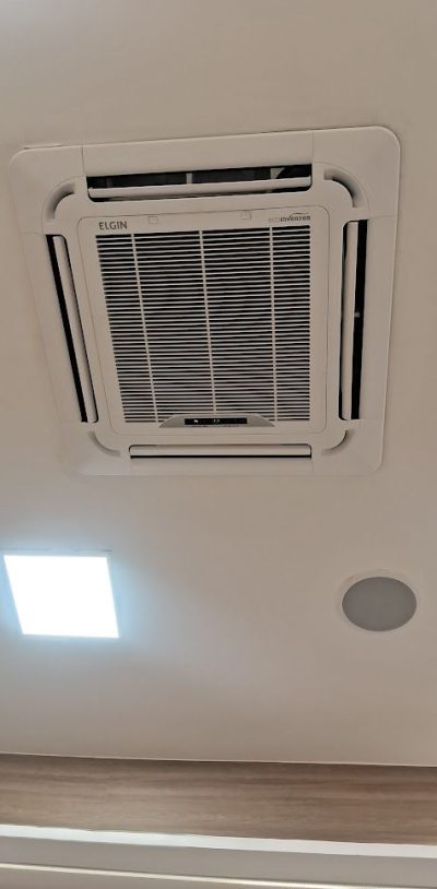 ar condicionado interno de teto