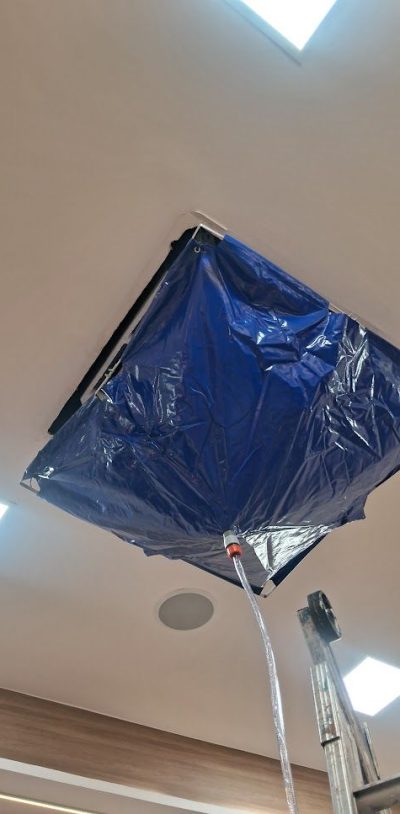 instalando ar condicionado